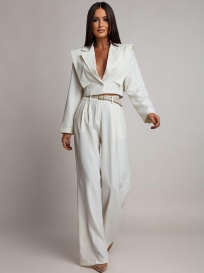 Costum cu pantalon evazat si sacou scurt - Img 3