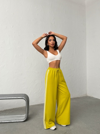 Pantaloni evazati cu detaliu dungi - Img 2