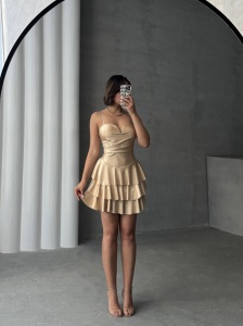 Rochie eleganta cu volane si aplicatii din strasuri - Img 3