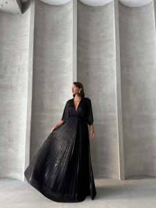 Rochie eleganta lunga plisata cu aspect lucios - Img 3