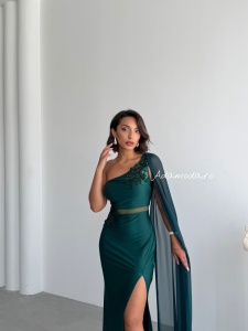 Rochie lunga eleganta cu detalii din paiete si trena fluida pe maneca - Img 4