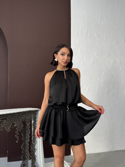 Rochie scurtă elegantă din satin cu volane accesorizata cu perlute - Img 2