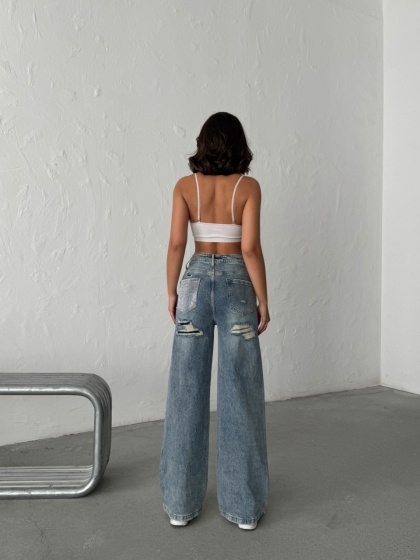 Blugi evazati cu rupturi si aplicatii din strasuri la spate - Img 5