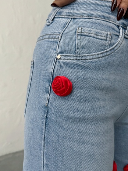 Blugi wide leg cu aplicatii florale rosii - Img 6