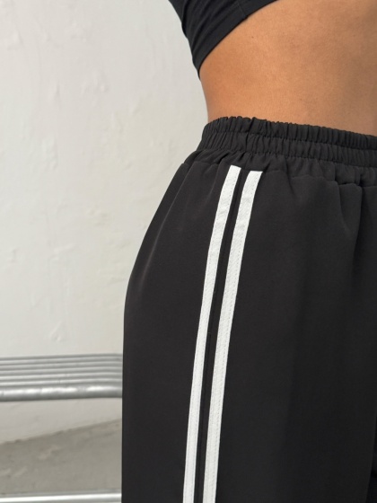 Pantaloni evazati cu detaliu dungi - Img 2