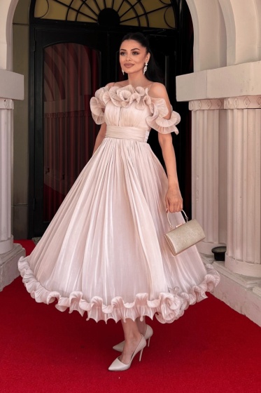Rochie eleganta din satin creponat cu detaliu volan