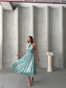 Rochie eleganta plisata cu aspect lucios - Img 8