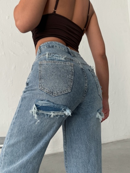 Blugi evazati cu rupturi si aplicatii din strasuri la spate - Img 1