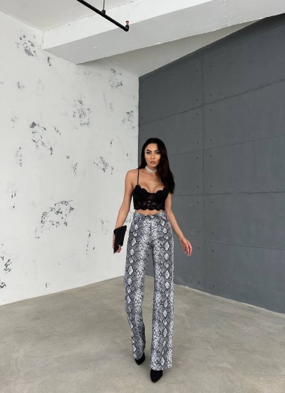 Blugi evazati print animal - Img 3