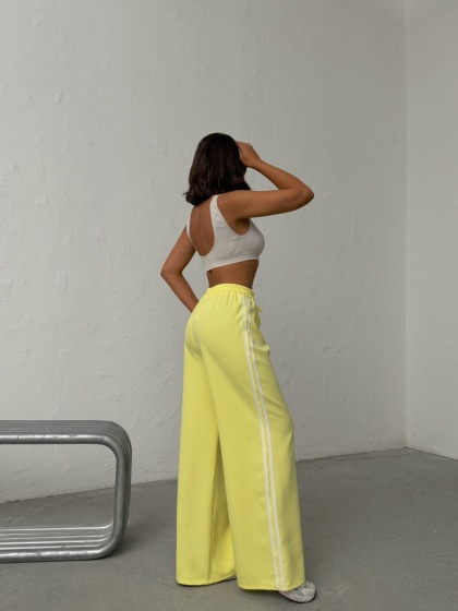 Pantaloni evazati cu detaliu dungi - Img 5