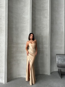 Rochie eleganta cu siret la spate accesorizata cu strasuri - Img 5