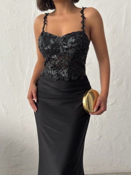 Rochie eleganta lunga cu broderie florală și paiete