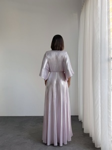 Rochie eleganta lunga plisata cu aspect lucios - Img 2
