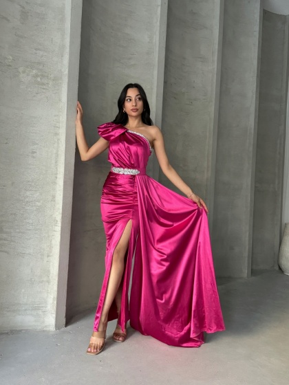 Rochie lunga cu accesoriu curea