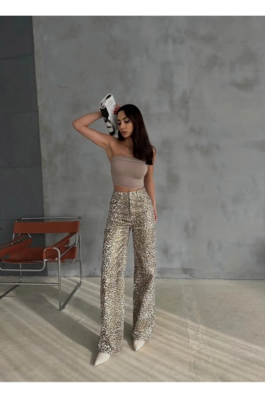 Blugi evazati animal print - Img 2