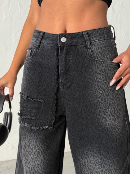 Blugi evazati cu print animal - Img 8