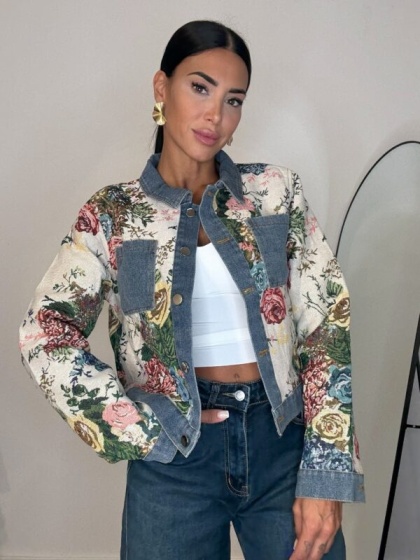 Geaca cu imprimeu floral si insertii din denim