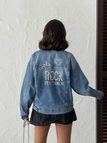 Geaca de blugi cu perle pe spate