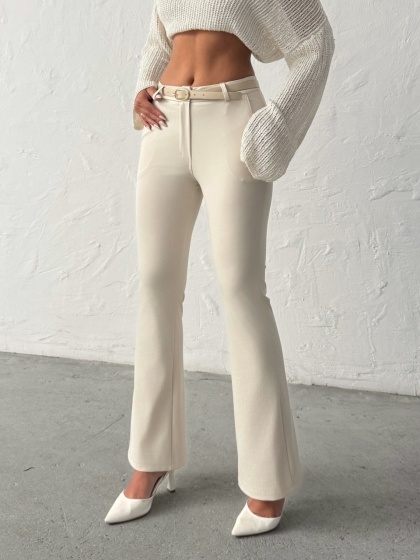 Pantaloni dama evazati cu accesoriu curea