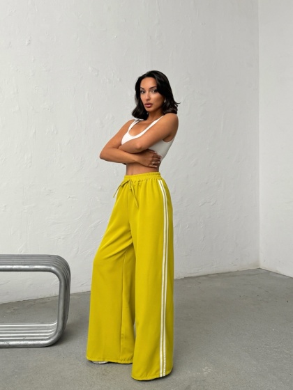 Pantaloni evazati cu detaliu dungi - Img 3