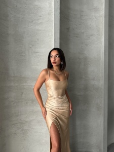 Rochie eleganta cu siret la spate accesorizata cu strasuri - Img 6