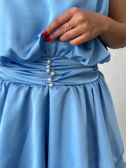 Rochie scurtă elegantă din satin cu volane accesorizata cu perlute - Img 4