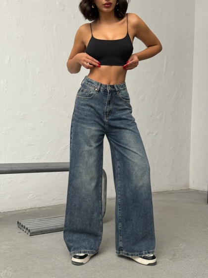 Blugi evazati cu rupturi la spate - Img 3