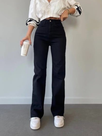 Blugi evazati elastici cu design simplu