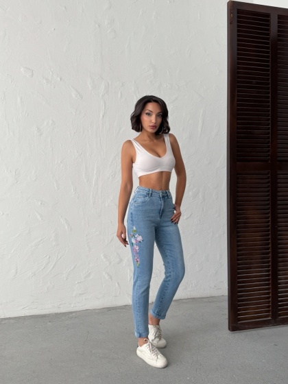 Blugi mom fit cu broderie florală - Img 9