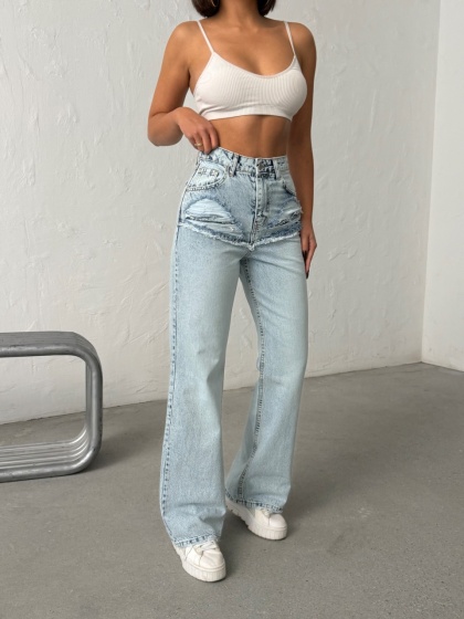 Blugi wide leg cu abraziuni în față, în zona buzunarelor