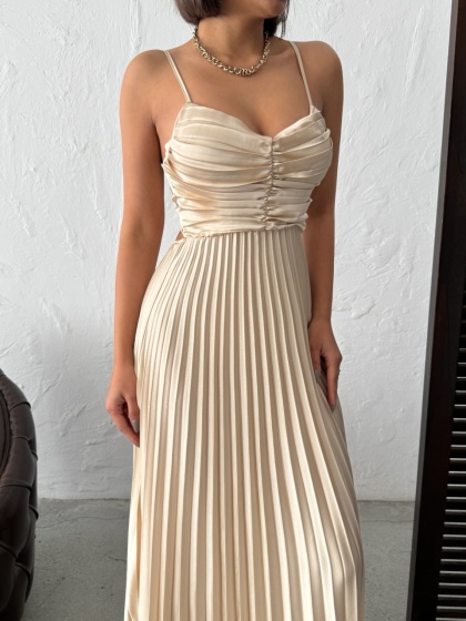 Rochie din satin plisata