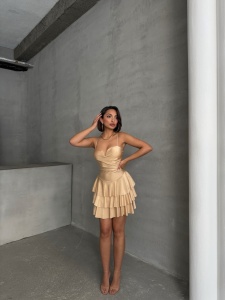 Rochie eleganta cu volane si aplicatii din strasuri - Img 6
