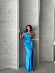 Rochie eleganta lunga din satin cu accesoriu pampon - Img 6