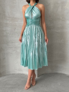 Rochie eleganta plisata cu aspect lucios - Img 2