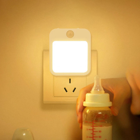 Lampa de veghe LED cu senzor de miscare si lumina calda, 1 W