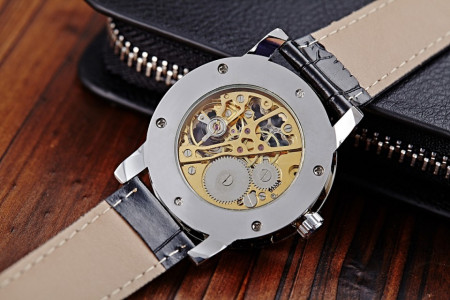 Ceas barbatesc mecanic Winner roman classic