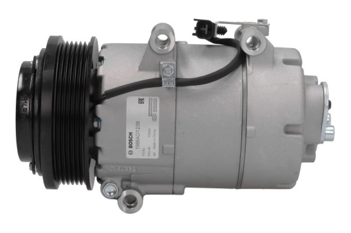 Compresor climatizare potrivit VOLVO C30, C70 II, S40 II, V50; FORD C-MAX, FOCUS C-MAX, FOCUS II, FOCUS II/KOMBI, KUGA I 2.0D/2.4D 10.03-12.12