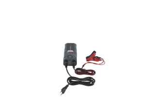 Aparat incarcat baterii auto C10, voltaj incarcare: 12 V BOSCH, curent incarcare: 3,5A, alimentare: 230V, tip baterie: AGM/Ca/Ca/EFB/GEL/VRLA - Img 1