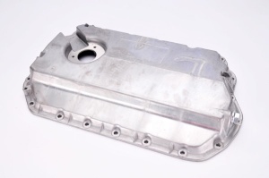 Baie ulei, cu orificiu pentru senzorul de AUDI A6 97 - / A4 97 - / 97-05 VW PASSAT / SKODA SUPERB 02 - - Img 1
