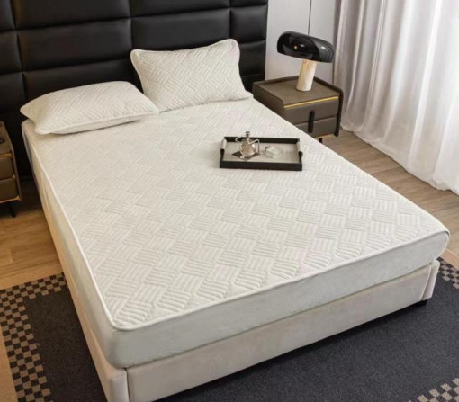 Husa de pat tip TOPPER din Catifea, 160x200cm + 2 fete de perna, cod produs H21-2541