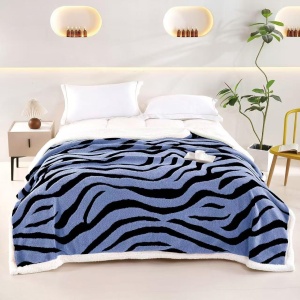 Patura COCOLINO cu blanita. 200x230cm, cod produs H21-9860