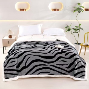 Patura COCOLINO cu blanita. 200x230cm, cod produs H21-11989