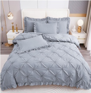 Lenjerie de pat cu Pliuri si Volanas, FINET pentru 2 persoane, 4 piese , cod produs H21-7163