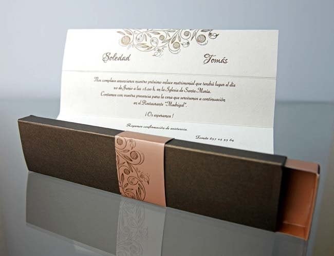 Ce spuneti despre o invitatie de nunta in cutie?