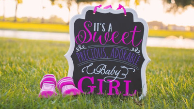 It's a girl! 5 lucruri esentiale pentru botezul fetitei, pe care le gasesti la noi!