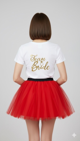 Tricou alb inscriptionat cu Team Bride, fusta rosie - Img 2