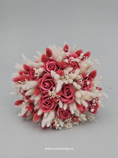 Buchet mireasa flori uscate, ivory, red rose si magenta