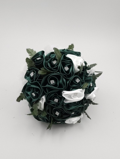 Buchet verde cu alb