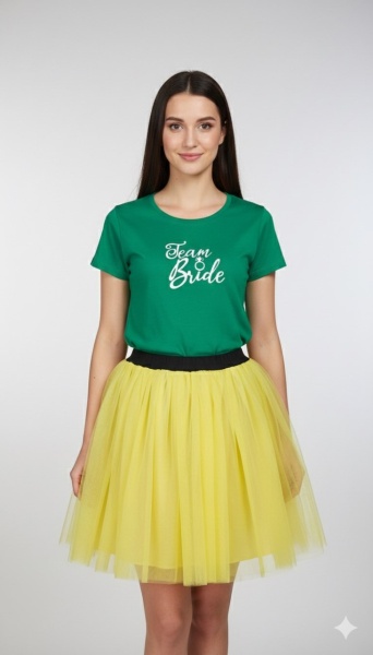 Tricou verde inscriptionat cu Team Bride, cu fusta galbena