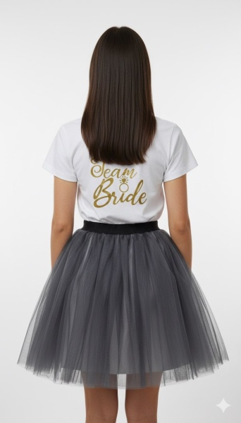 Tricou alb inscriptionat cu Team Bride, fusta gri - Img 2